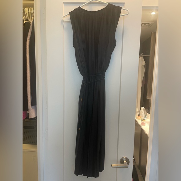 H&M Navy pleated dress with fabric belt. - Picture 2 of 2